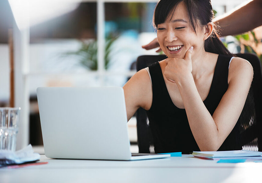 woman-laptop woman-laptop